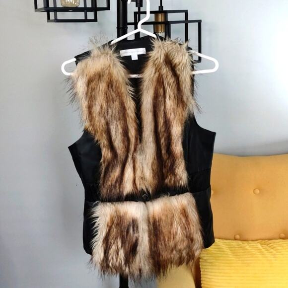 New York and Company Fur Vest - Picture 1 of 4